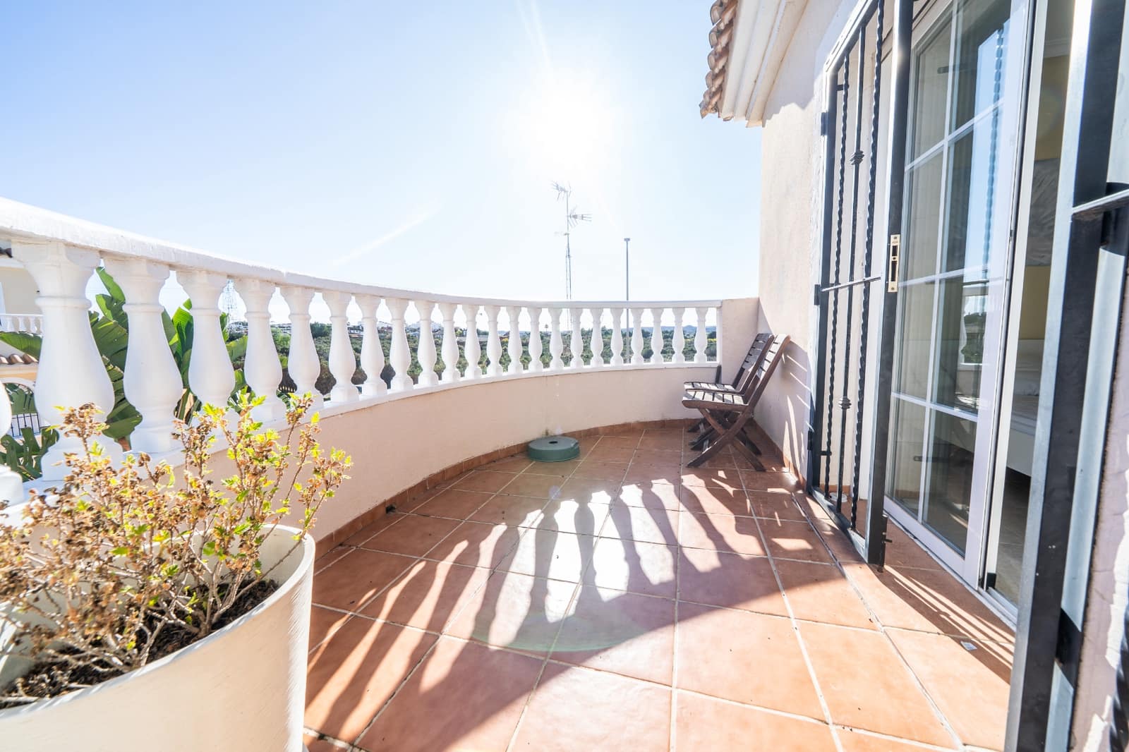 3 soveværelse Semi-Rækkehus til salg i La Marina med swimmingpool - € 219.000 (Ref: 9480661)