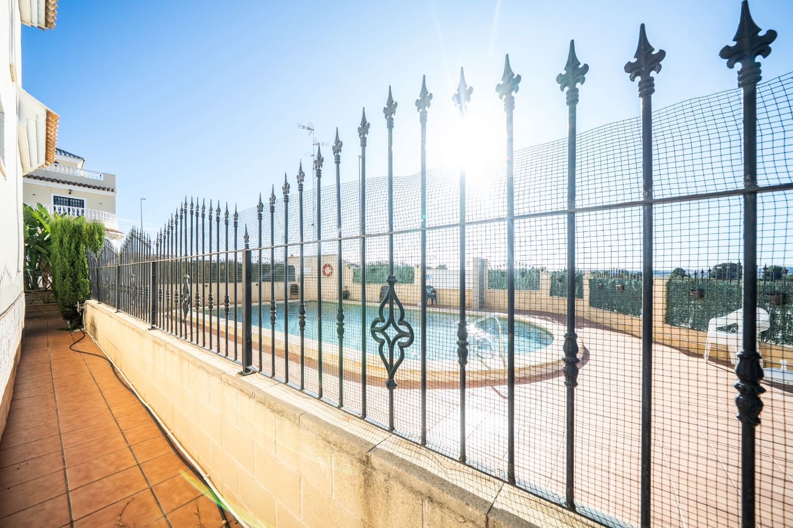 3 soveværelse Semi-Rækkehus til salg i La Marina med swimmingpool - € 219.000 (Ref: 9480661)