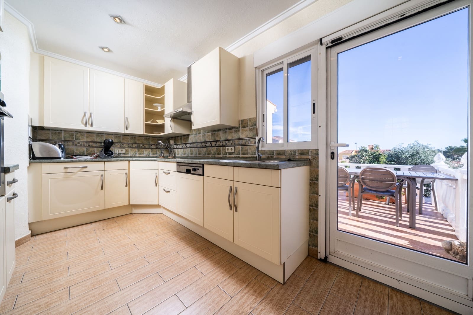 3 bedroom Villa for sale in La Marina with pool - € 265,000 (Ref: 9495562)