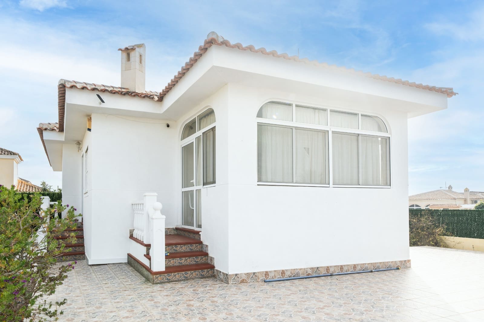 5 bedroom Villa for sale in La Marina with pool - € 350,000 (Ref: 9511181)