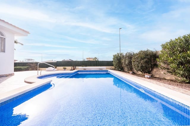 5 bedroom Villa for sale in La Marina, Elche / Elx with pool - € 350,000 (Ref: 9511181)