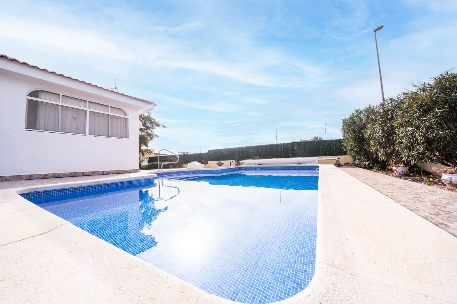 5 bedroom Villa for sale in La Marina with pool - € 350,000 (Ref: 9511181)