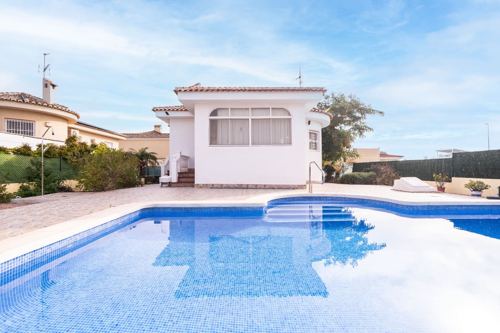 5 bedroom Villa for sale in La Marina with pool - € 350,000 (Ref: 9511181)