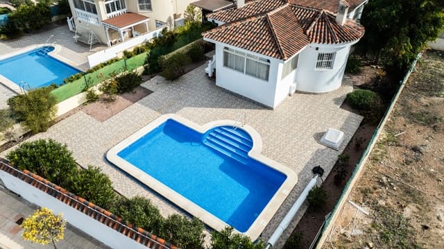 5 bedroom Villa for sale in La Marina, Elche / Elx with pool - € 350,000 (Ref: 9511181)