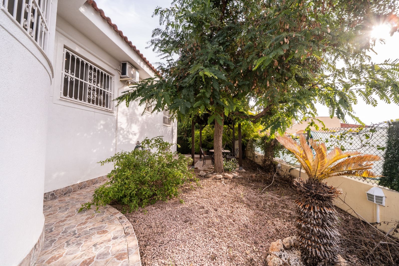 5 bedroom Villa for sale in La Marina with pool - € 350,000 (Ref: 9511181)