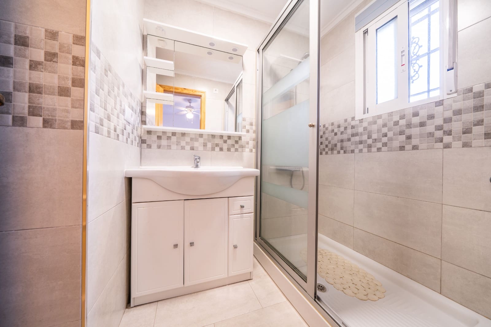 3 bedroom Townhouse for sale in La Marina with pool - € 179,000 (Ref: 9521825)