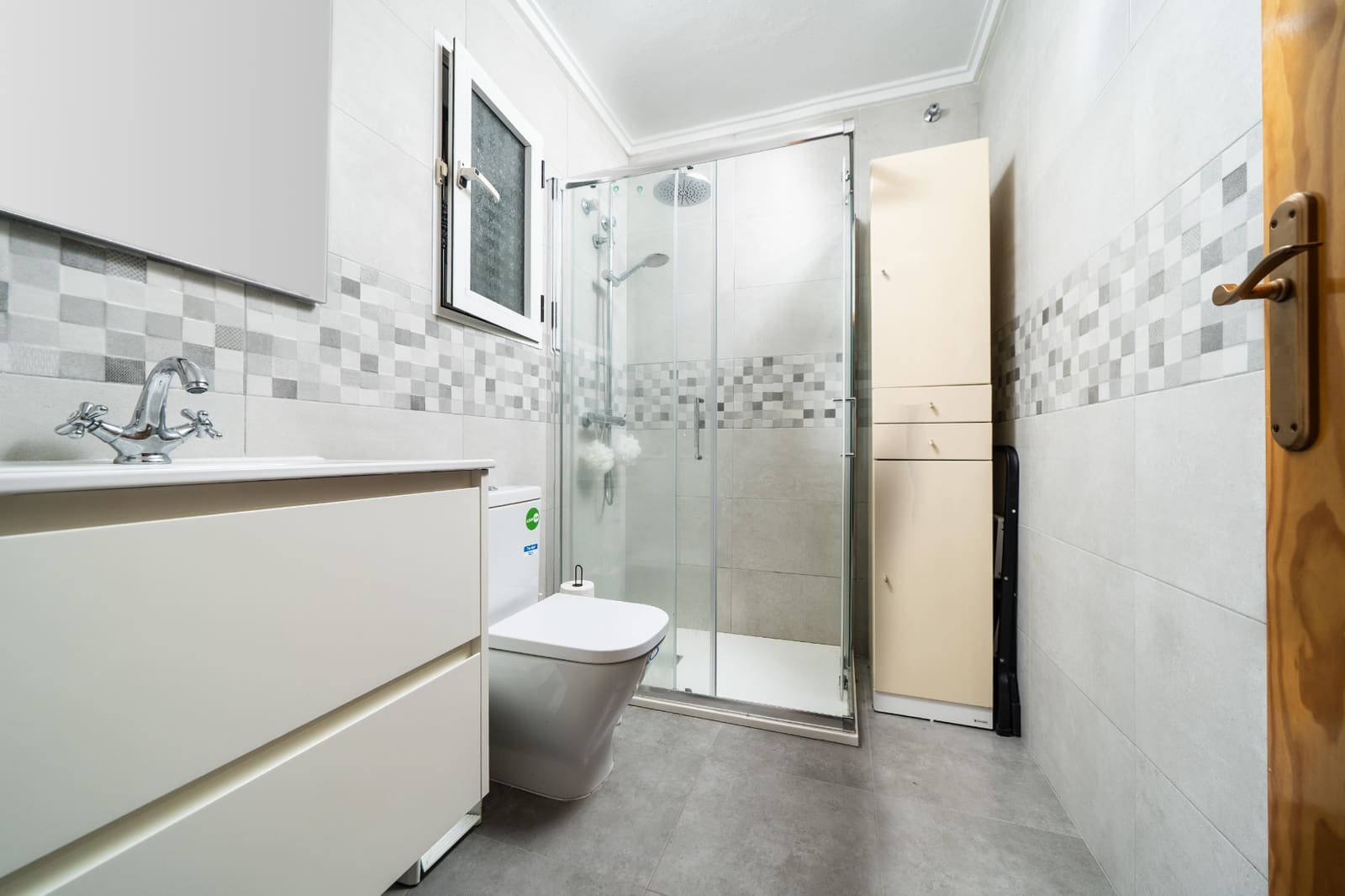 3 bedroom Townhouse for sale in La Marina with pool - € 179,000 (Ref: 9521825)