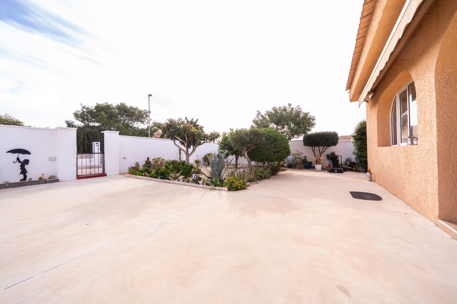 3 bedroom Villa for sale in La Marina with pool - € 399,950 (Ref: 9522869)