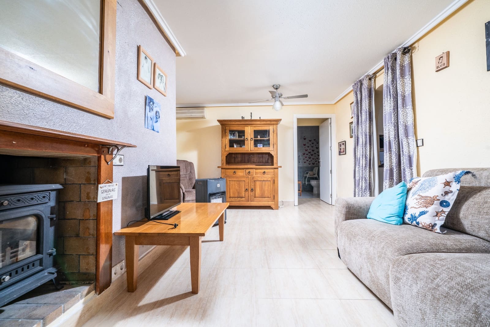 2 bedroom Semi-detached Villa for sale in La Marina with pool - € 179,000 (Ref: 9523367)