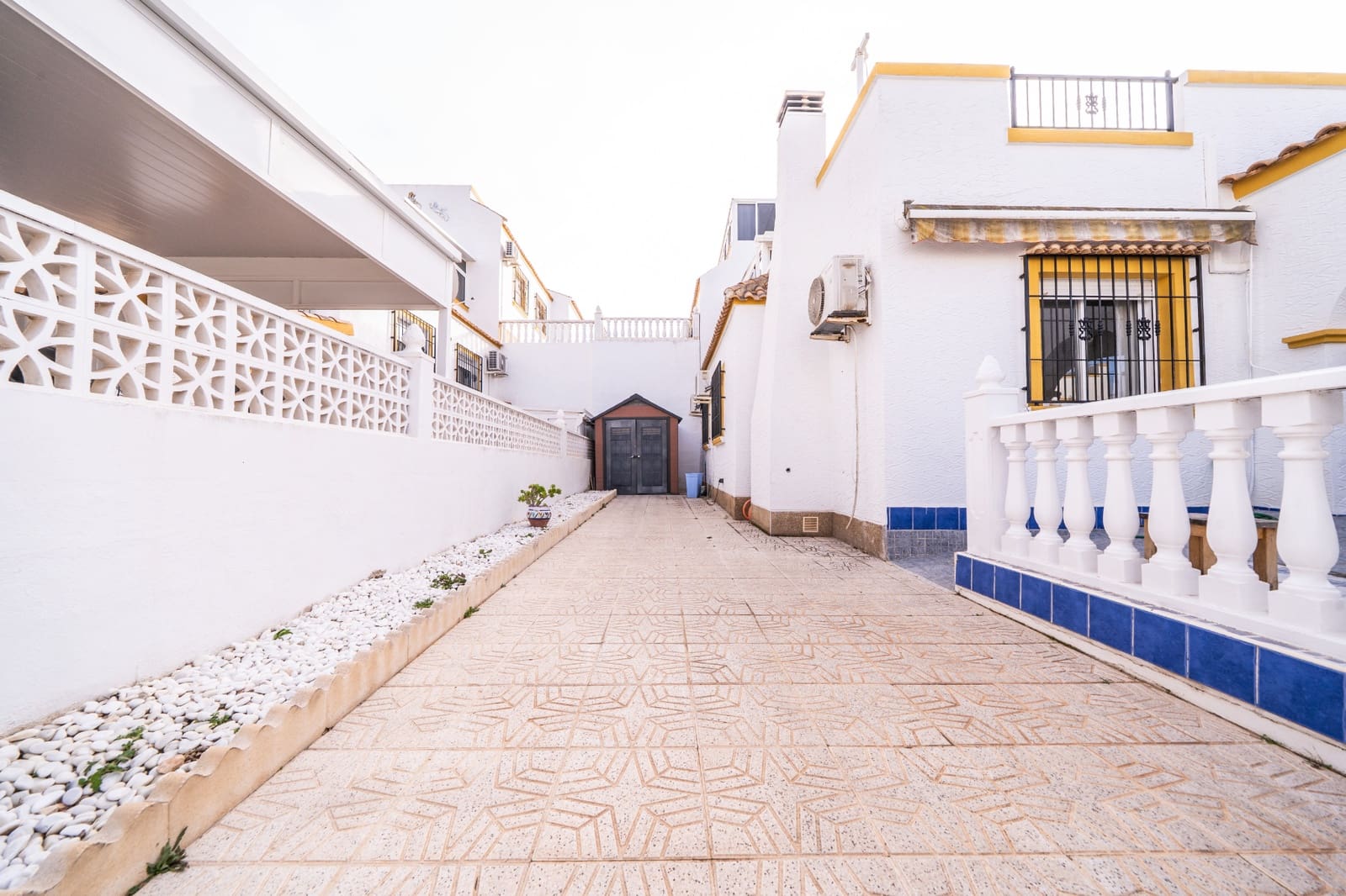 2 bedroom Semi-detached Villa for sale in La Marina with pool - € 179,000 (Ref: 9523367)