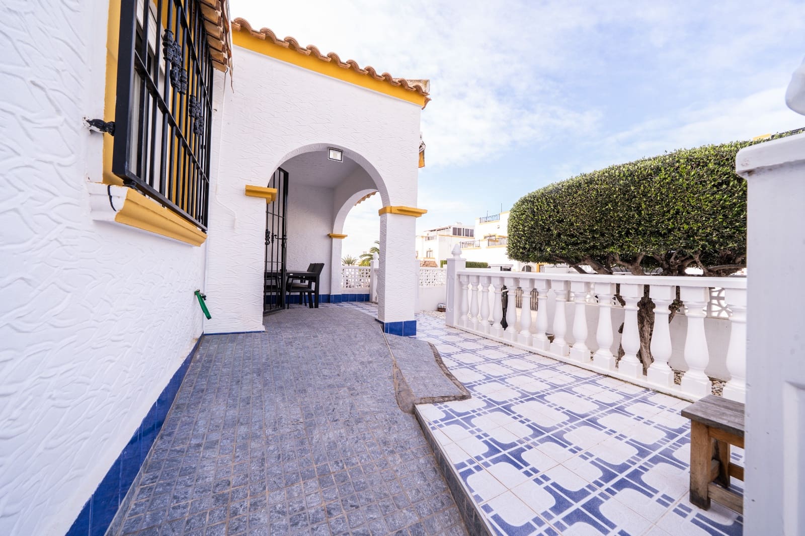 2 bedroom Semi-detached Villa for sale in La Marina with pool - € 179,000 (Ref: 9523367)