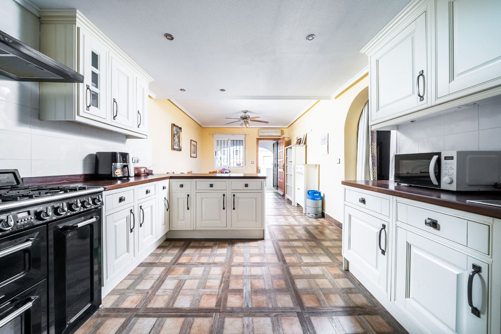 2 bedroom Semi-detached Villa for sale in La Marina with pool - € 179,000 (Ref: 9523367)