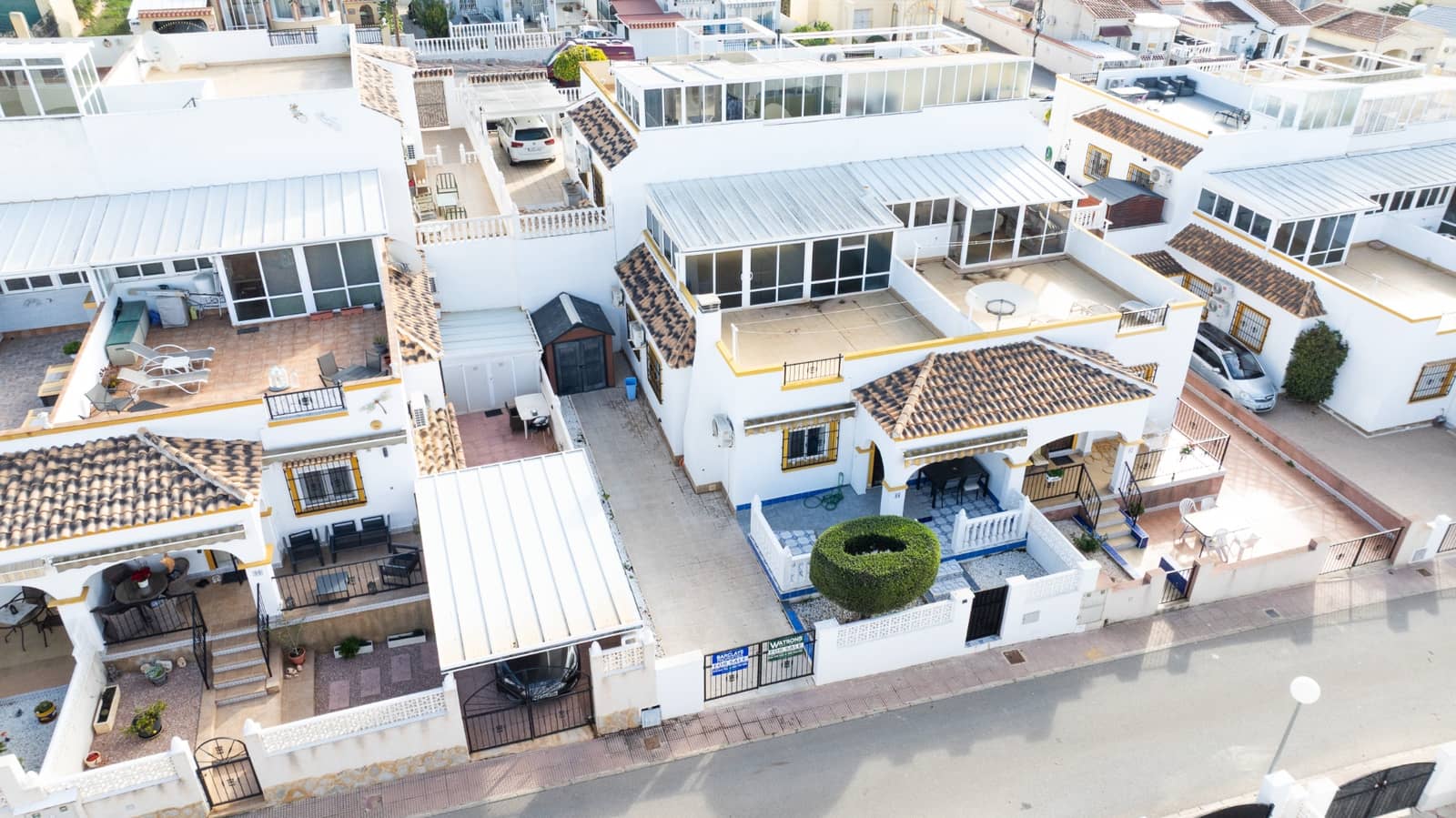 2 bedroom Semi-detached Villa for sale in La Marina with pool - € 179,000 (Ref: 9523367)