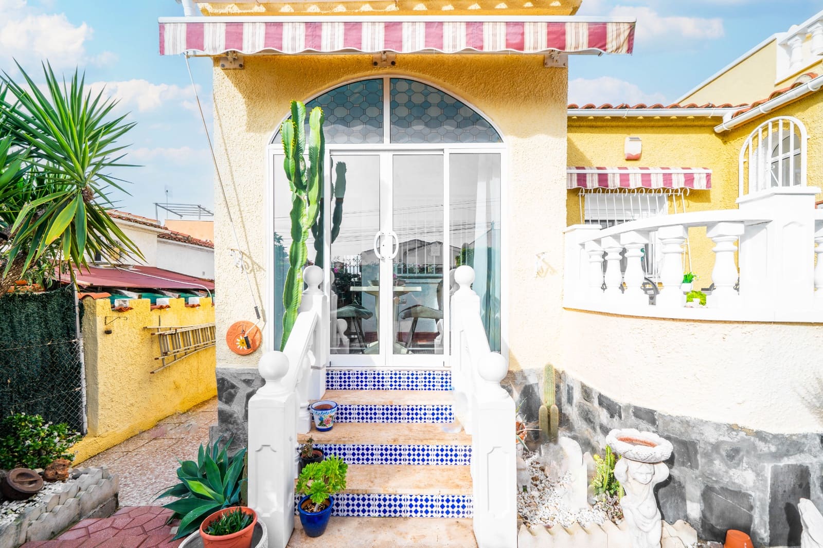 3 makuuhuone Huvila myytävänä paikassa La Marina mukana uima-altaan - 221 000 € (Ref: 9572240)