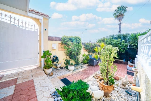 3 bedroom Villa for sale in La Marina, Elche / Elx with pool - € 221,000 (Ref: 9572240)