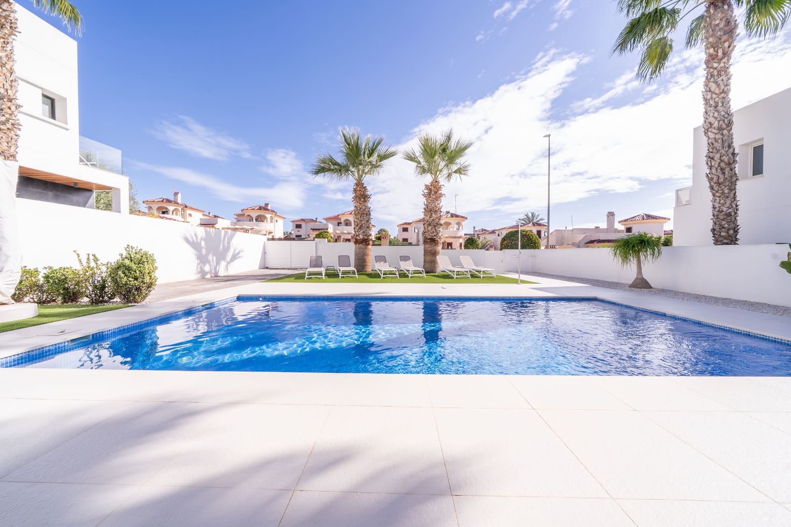 3 quarto Moradia para venda em La Marina com piscina - 595 000 € (Ref: 9580284)