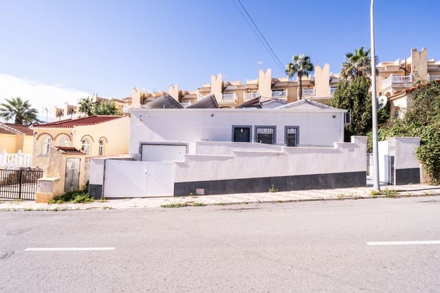 2 slaapkamer Villa te koop in La Marina, Elche / Elx met zwembad - € 160.000 (Ref: 9587978)