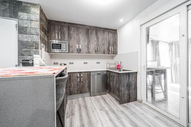 2 slaapkamer Villa te koop in La Marina, Elche / Elx met zwembad - € 160.000 (Ref: 9587978)