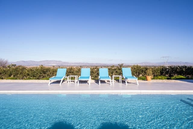 3 slaapkamer Villa te koop in La Marina, Elche / Elx met zwembad - € 725.000 (Ref: 9603467)