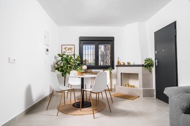 3 slaapkamer Villa te koop in La Marina, Elche / Elx met zwembad - € 499.950 (Ref: 9610208)