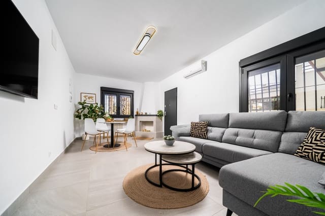 3 slaapkamer Villa te koop in La Marina, Elche / Elx met zwembad - € 499.950 (Ref: 9610208)