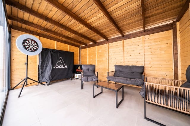 3 slaapkamer Villa te koop in La Marina, Elche / Elx met zwembad - € 499.950 (Ref: 9610208)