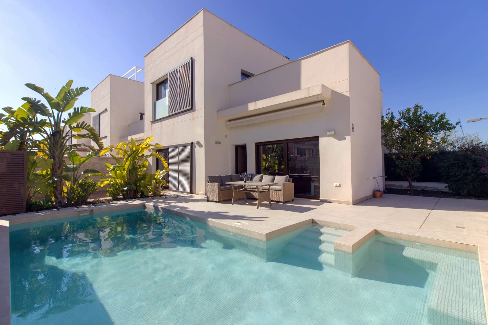 3 makuuhuone Huvila myytävänä paikassa La Marina mukana uima-altaan - 350 000 € (Ref: 9646222)