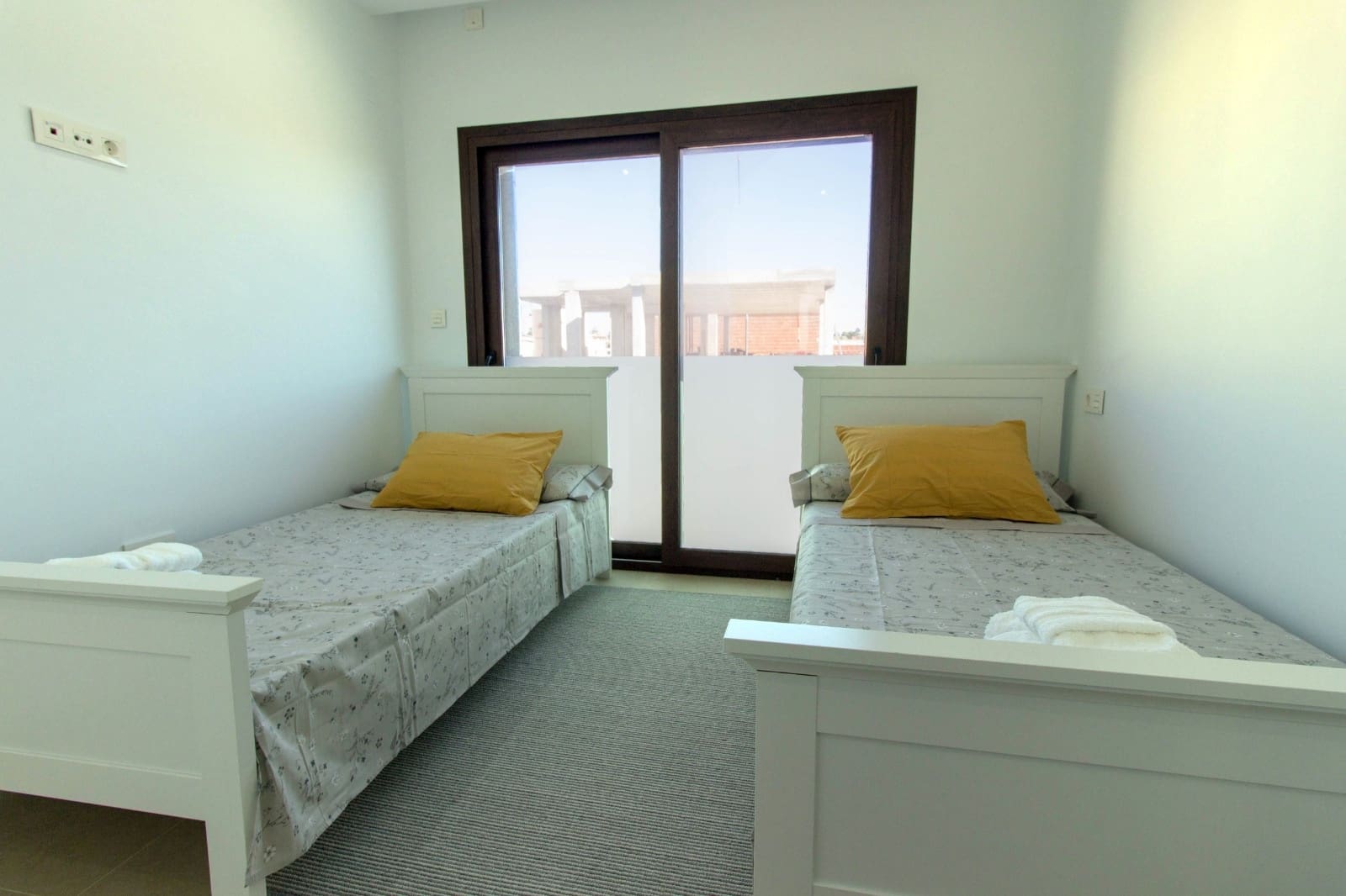 3 makuuhuone Huvila myytävänä paikassa La Marina mukana uima-altaan - 350 000 € (Ref: 9646222)