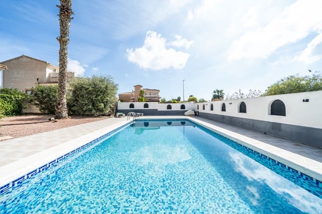 3 slaapkamer Villa te koop in La Marina, Elche / Elx met zwembad - € 310.000 (Ref: 9679216)