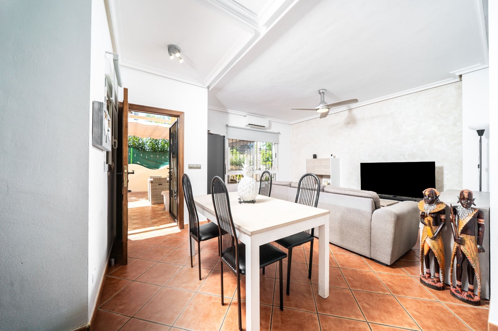 Adosado de 3 habitaciones en La Marina en venta con piscina - 199.950 € (Ref: 9733922)