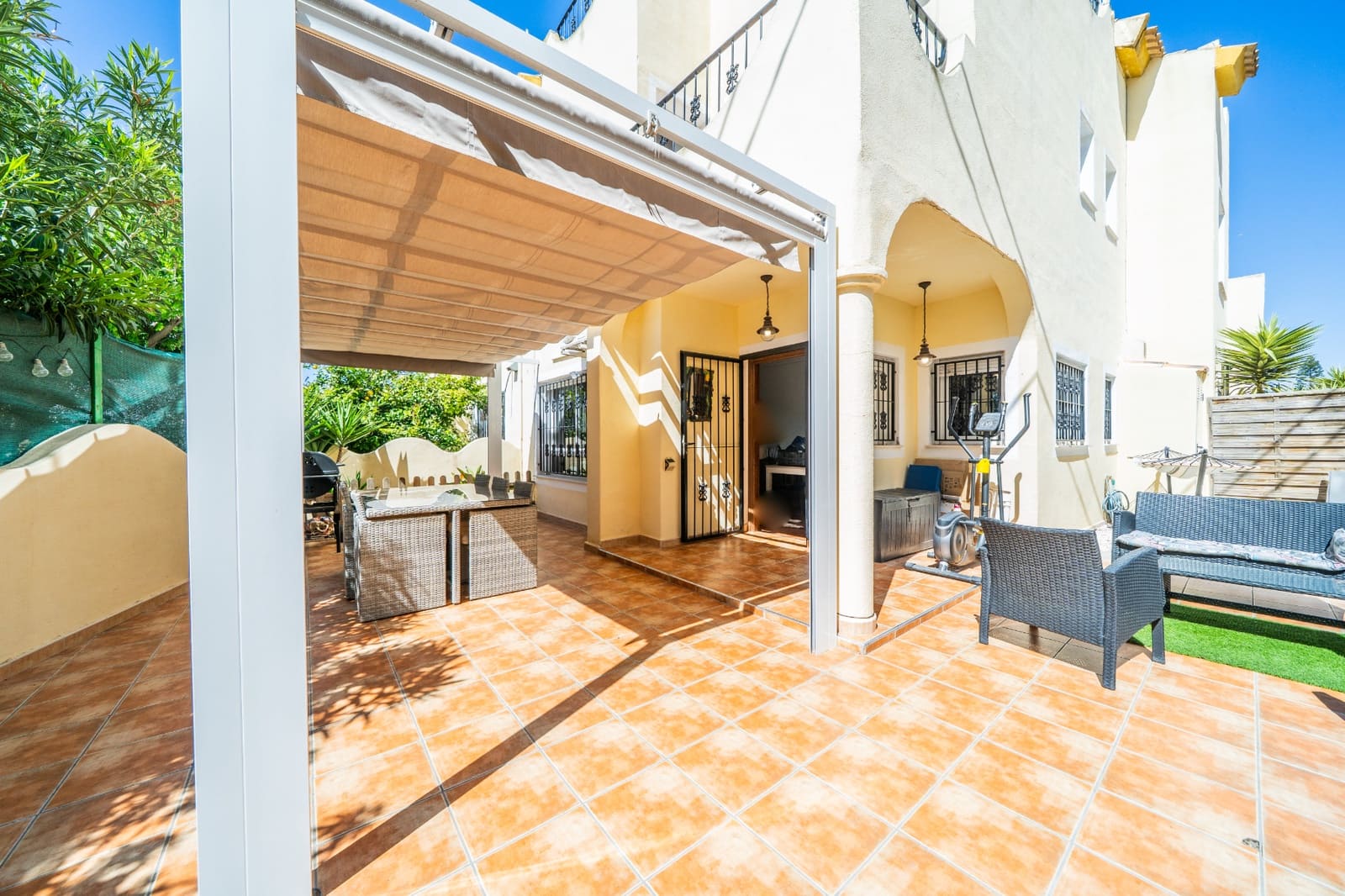 Adosado de 3 habitaciones en La Marina en venta con piscina - 199.950 € (Ref: 9733922)