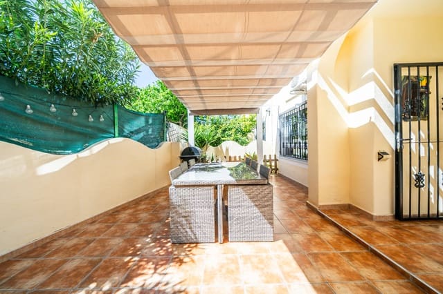 3 slaapkamer Rijtjeshuis te koop in La Marina, Elche / Elx met zwembad - € 199.950 (Ref: 9733922)