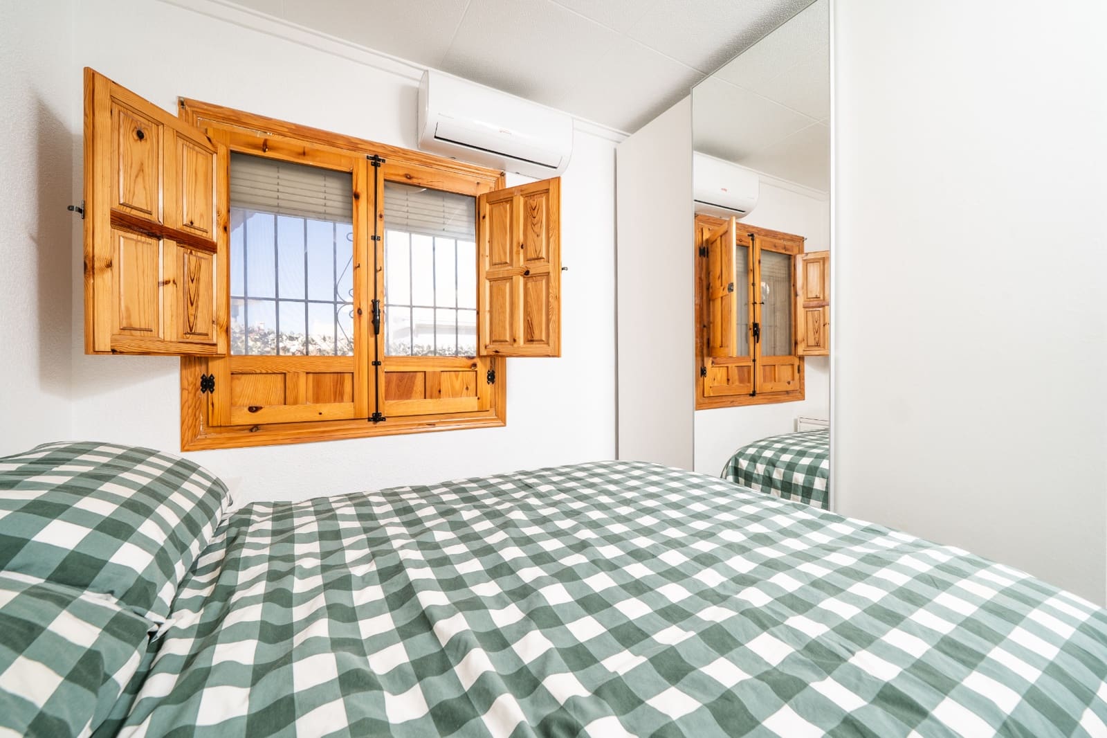 2 slaapkamer Rijtjeshuis te koop in La Marina met zwembad - € 129.500 (Ref: 9748226)