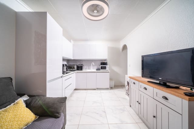 2 slaapkamer Rijtjeshuis te koop in La Marina, Elche / Elx met zwembad - € 129.500 (Ref: 9748226)