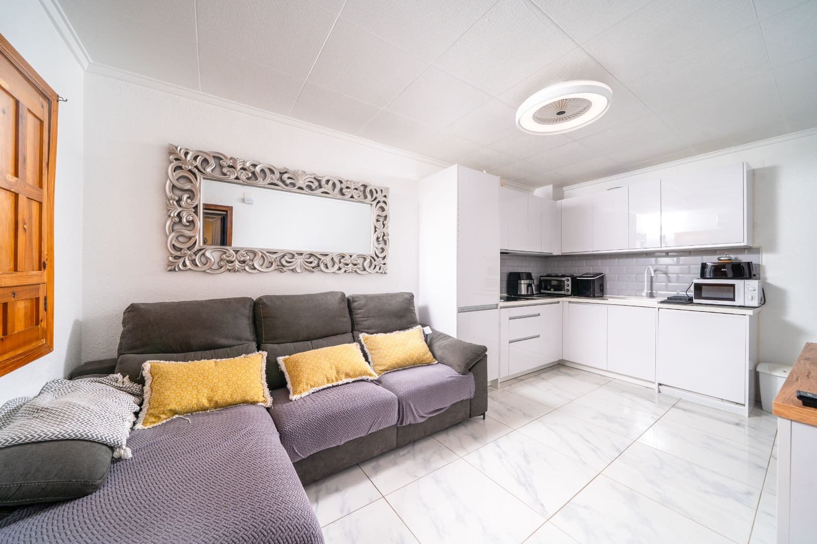 2 slaapkamer Rijtjeshuis te koop in La Marina met zwembad - € 129.500 (Ref: 9748226)