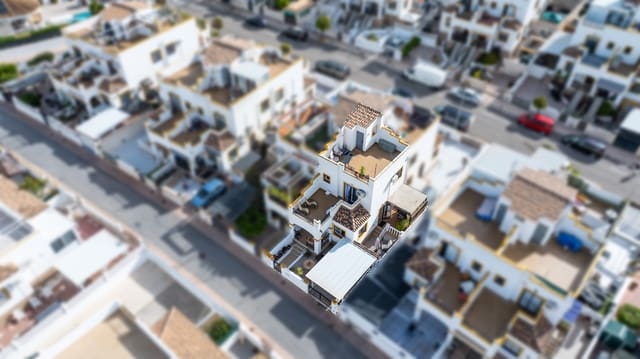 3 slaapkamer Halfvrijstaande villa te koop in La Marina, Elche / Elx met zwembad - € 179.000 (Ref: 9752499)