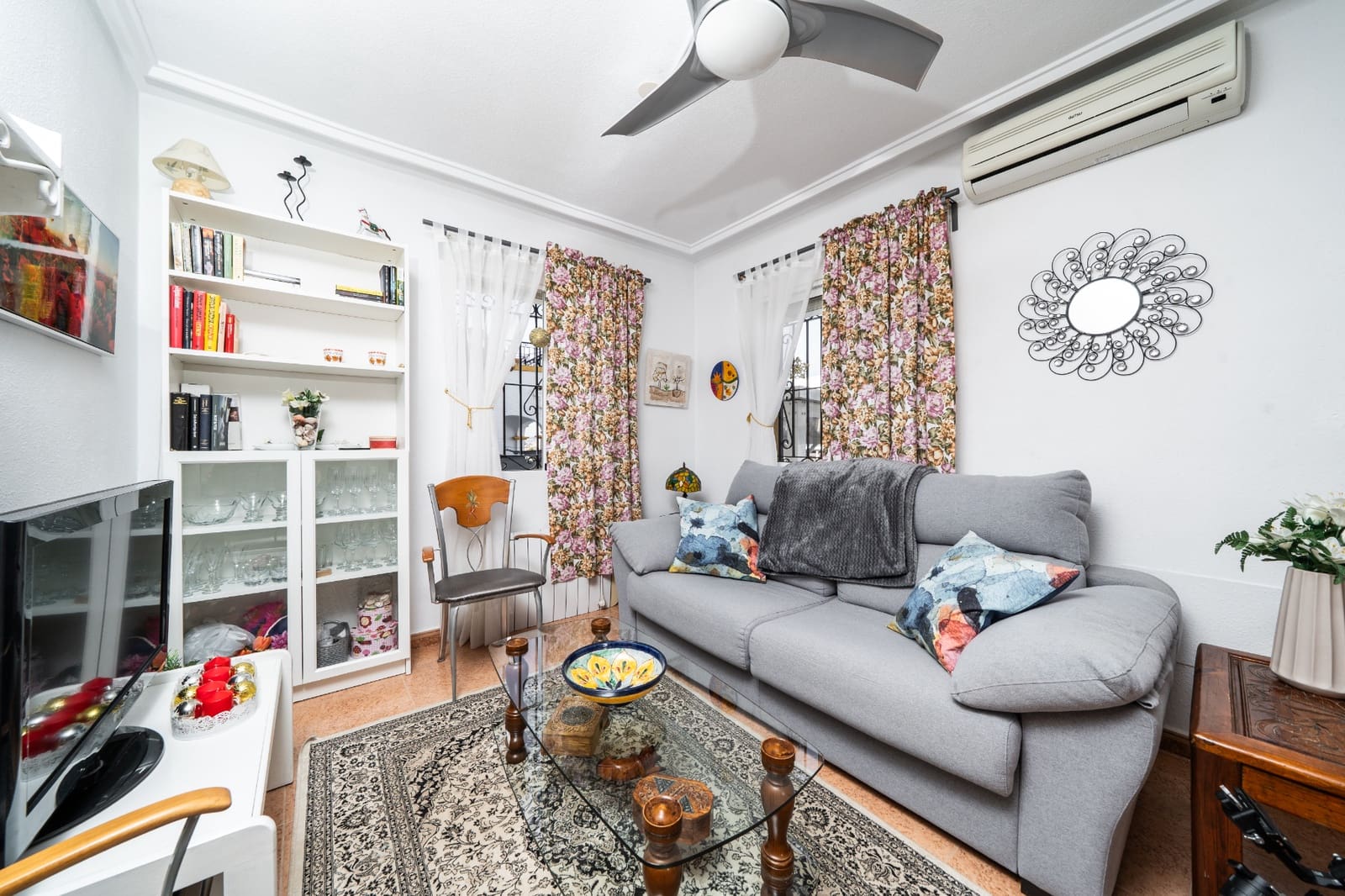 3 bedroom Semi-detached Villa for sale in La Marina with pool - € 179,000 (Ref: 9752499)