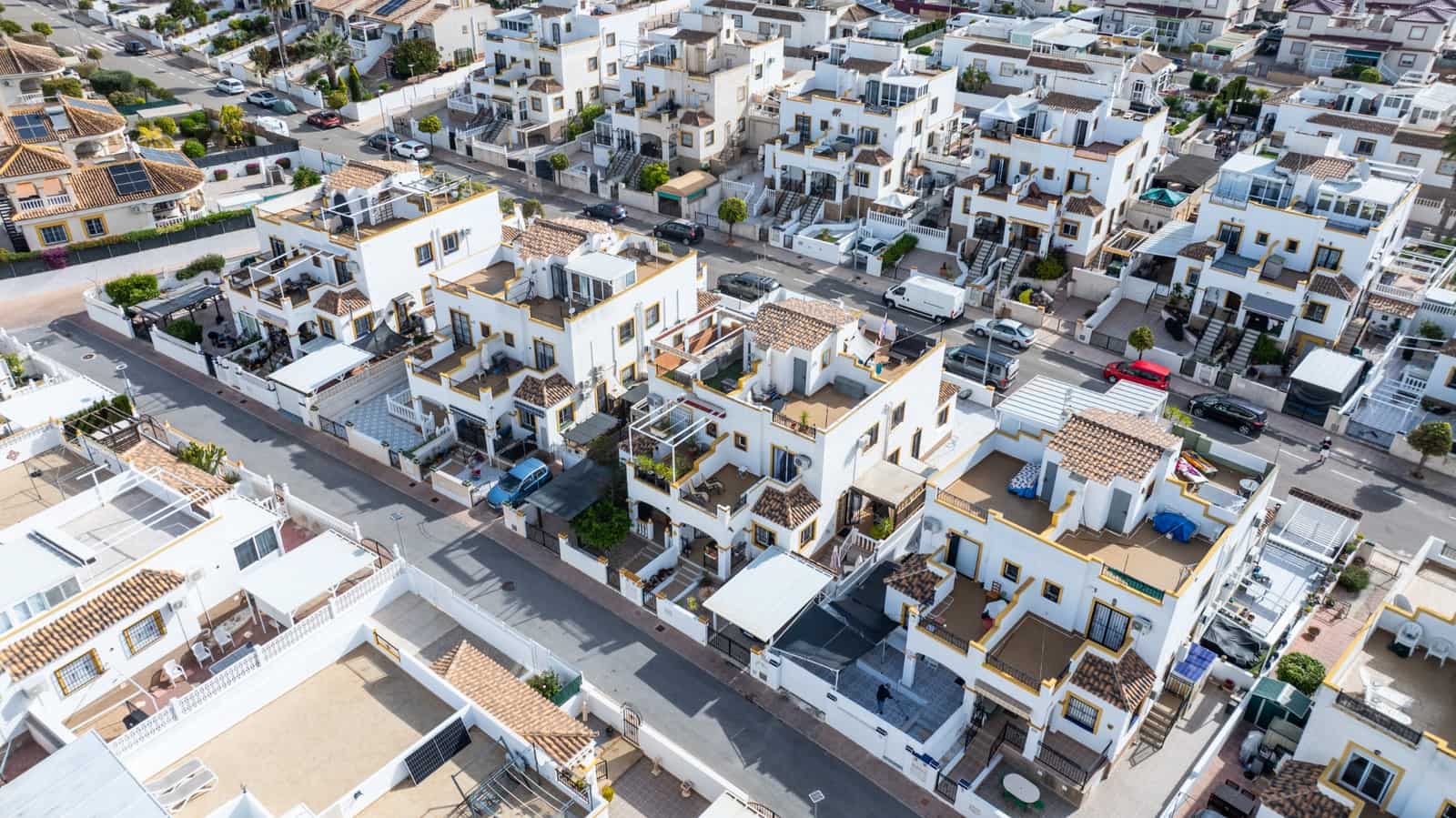 3 bedroom Semi-detached Villa for sale in La Marina with pool - € 179,000 (Ref: 9752499)