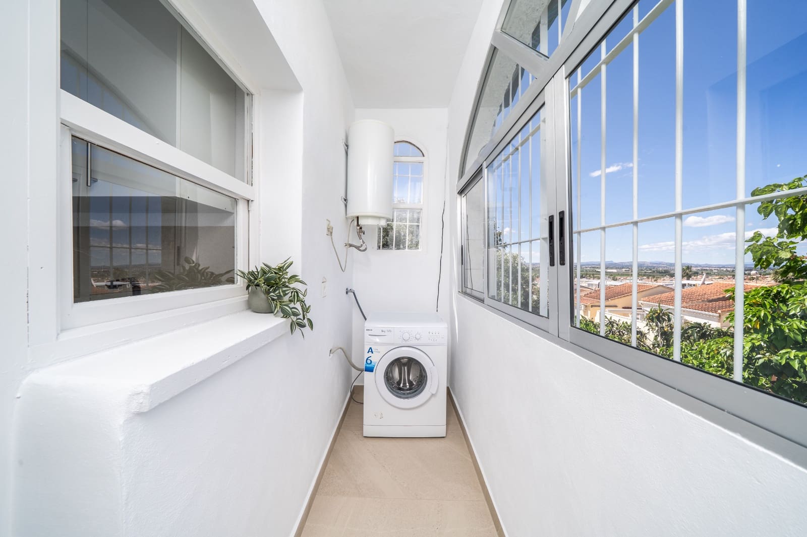 2 makuuhuone Huvila myytävänä paikassa La Marina mukana uima-altaan - 225 000 € (Ref: 9771845)