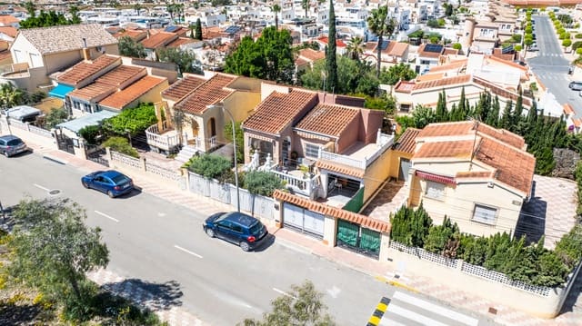 3 slaapkamer Villa te koop in La Marina, Elche / Elx met zwembad - € 220.000 (Ref: 9773431)