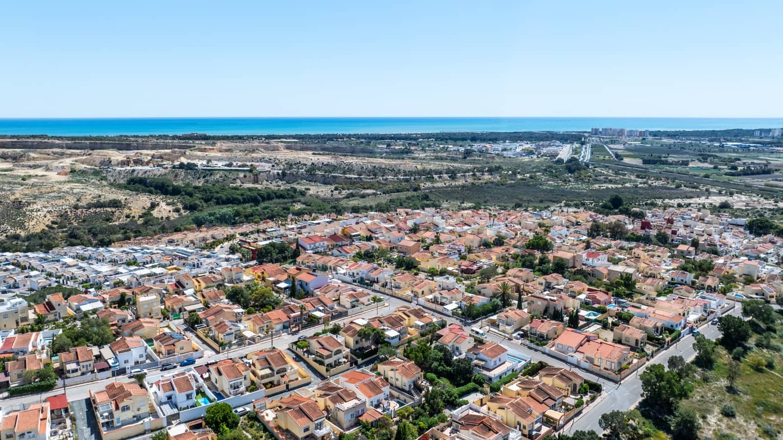 3 makuuhuone Huvila myytävänä paikassa La Marina mukana uima-altaan - 220 000 € (Ref: 9773431)