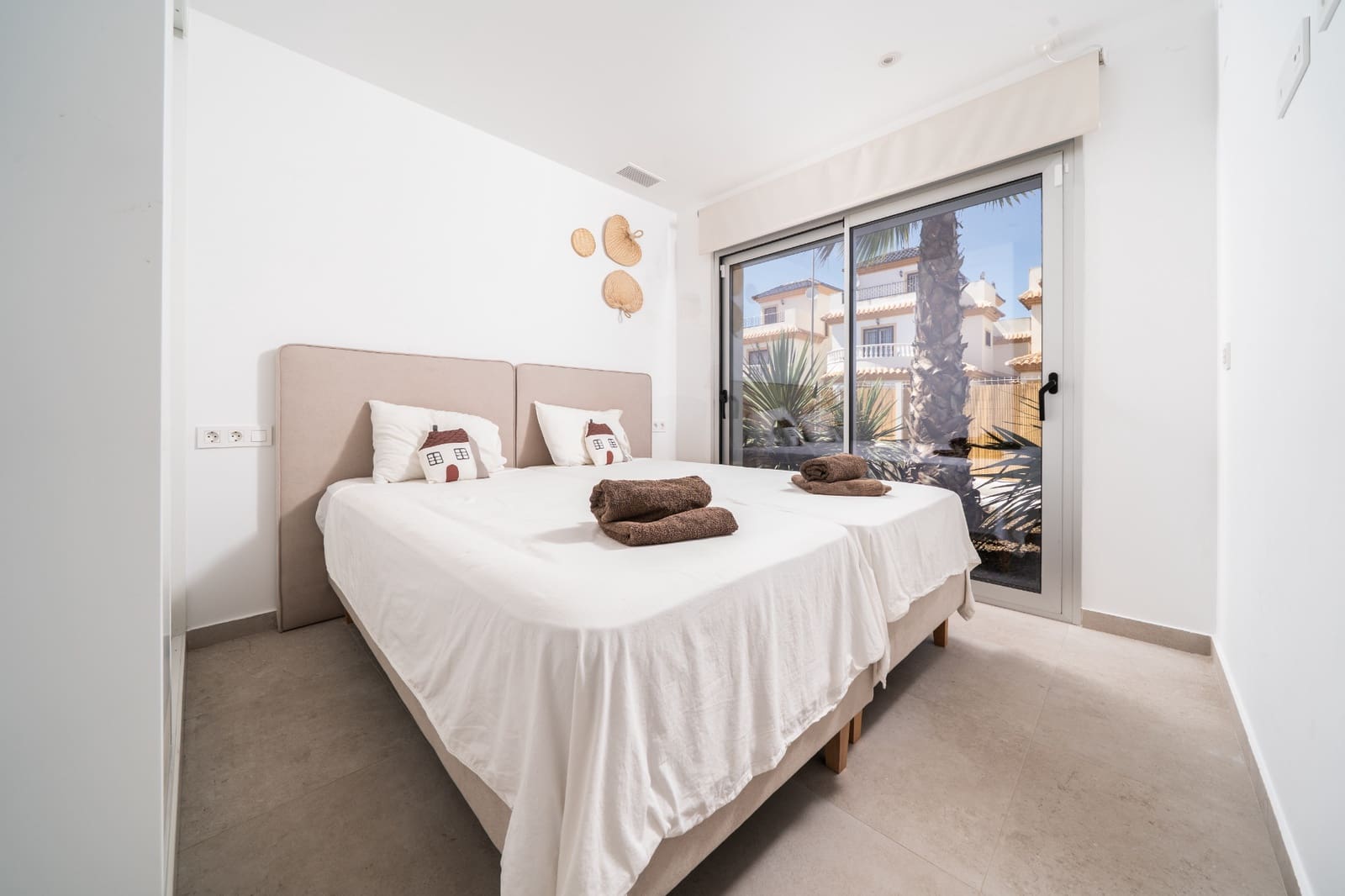 3 soveværelse Villa til salg i La Marina med swimmingpool - € 349.000 (Ref: 9773432)