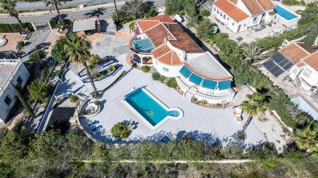 3 soveværelse Villa til salg i La Marina, Elche / Elx med swimmingpool - € 450.000 (Ref: 9775933)