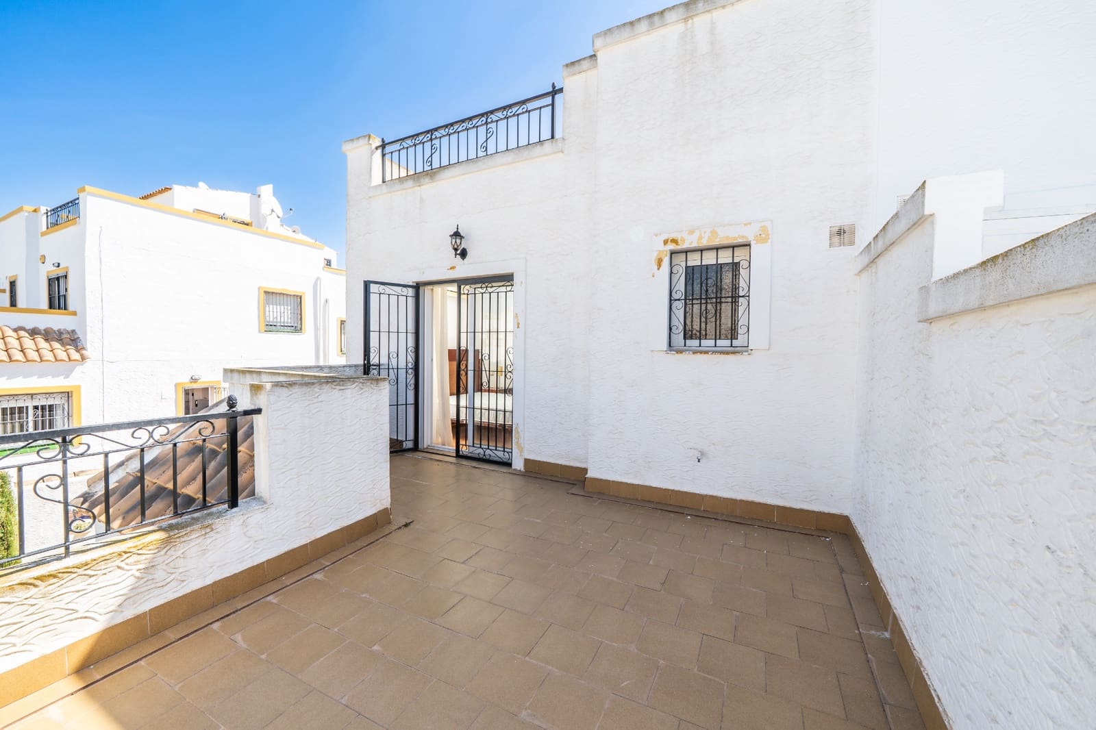 3 bedroom Semi-detached Villa for sale in La Marina with pool - € 189,000 (Ref: 9794932)