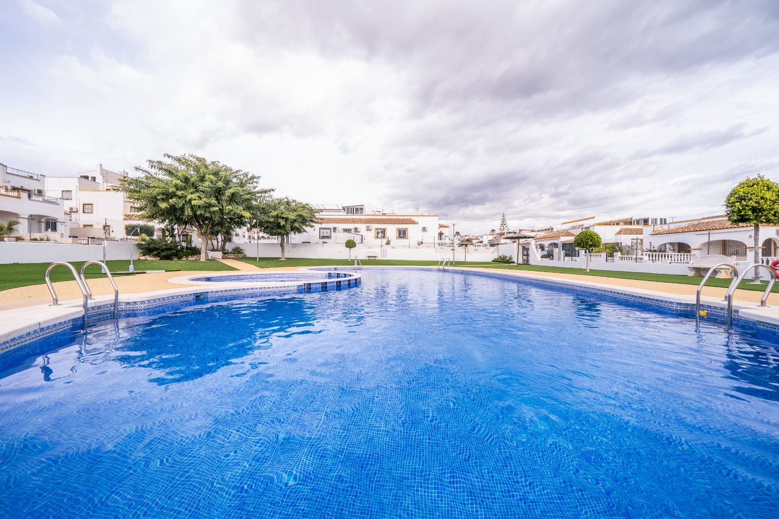 3 bedroom Semi-detached Villa for sale in La Marina with pool - € 189,000 (Ref: 9794932)