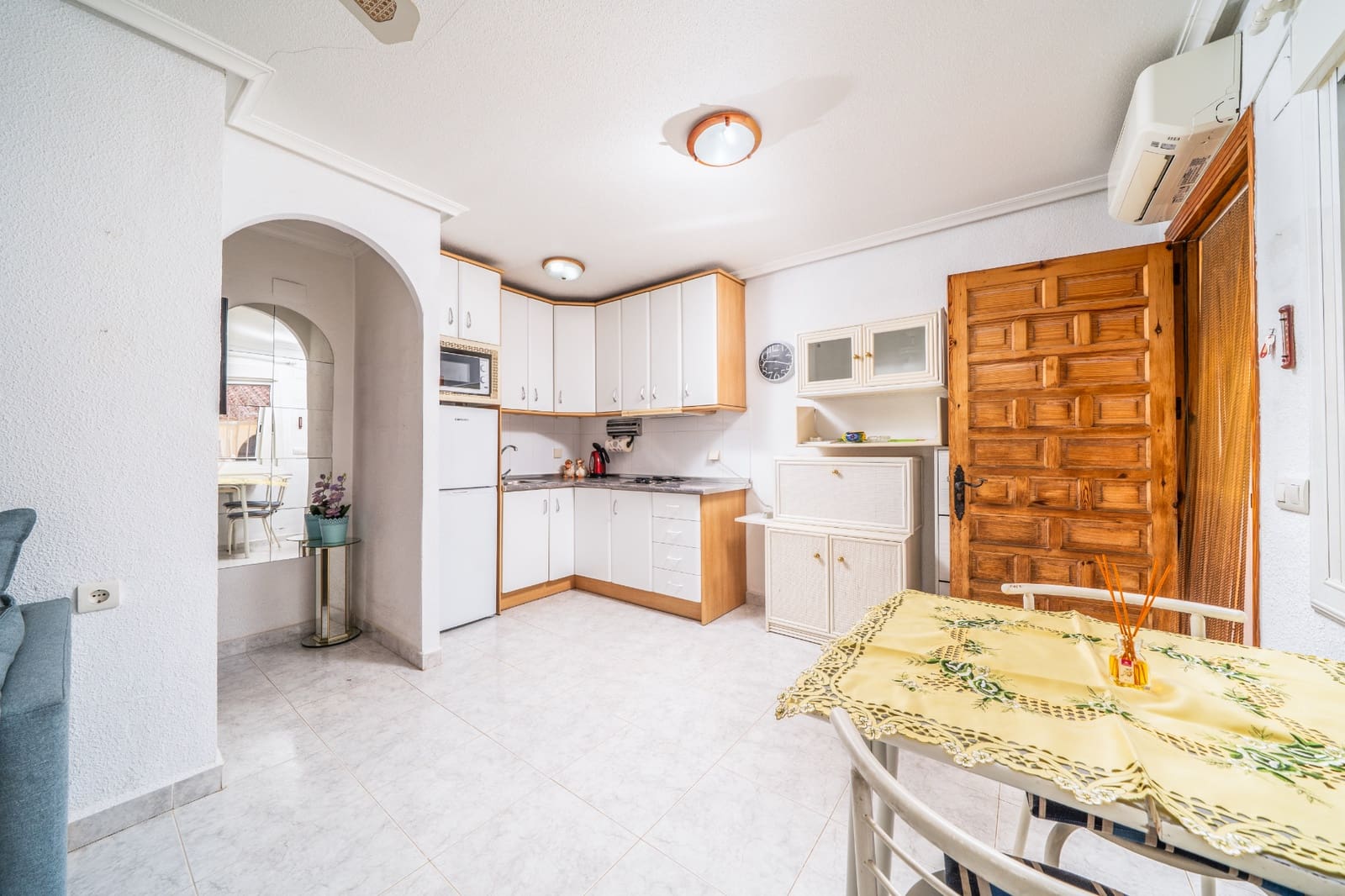 2 Zimmer Reihenhaus zu verkaufen in La Marina mit Pool - 129.950 € (Ref: 9815029)