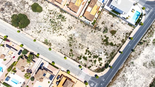 Terreno/Finca Rústica en La Marina, Elche / Elx en venta - 199.950 € (Ref: 9818473)