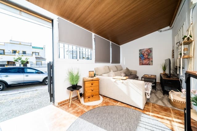 Adosado de 1 habitación en La Marina, Elche / Elx en venta con piscina - 90.000 € (Ref: 9820859)