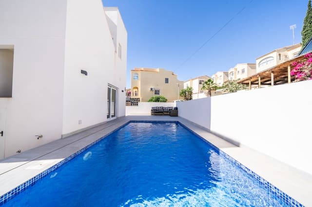 3 soveværelse Villa til salg i La Marina, Elche / Elx med swimmingpool - € 295.000 (Ref: 9834262)
