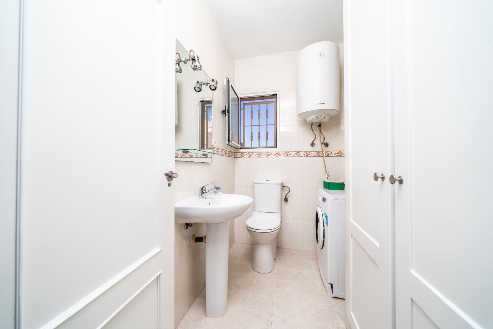 Chalet de 4 habitaciones en La Marina en venta con piscina - 425.000 € (Ref: 9850125)